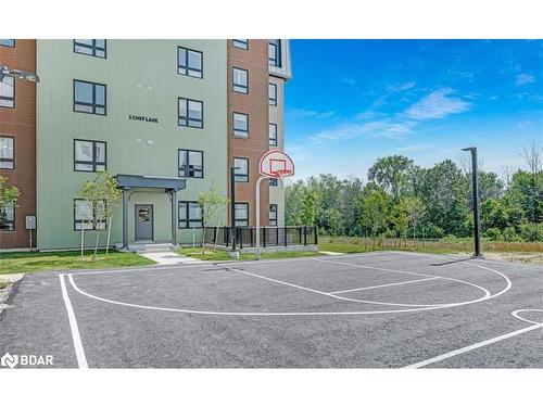 412-8 Culinary Lane Lane, Barrie, ON - Outdoor