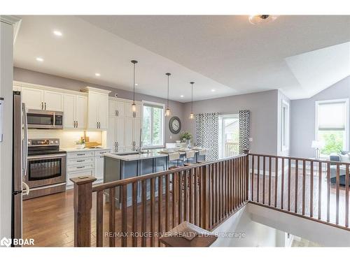 952 Avery Avenue, Peterborough, ON - Indoor Photo Showing Kitchen With Upgraded Kitchen