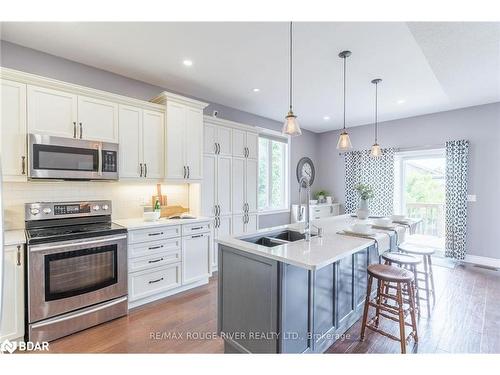 952 Avery Avenue, Peterborough, ON - Indoor Photo Showing Kitchen With Double Sink With Upgraded Kitchen