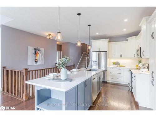 952 Avery Avenue, Peterborough, ON - Indoor Photo Showing Kitchen With Upgraded Kitchen