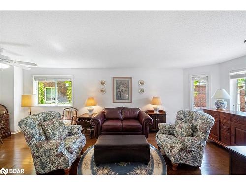 9 Brown Wood Drive, Barrie, ON - Indoor Photo Showing Living Room