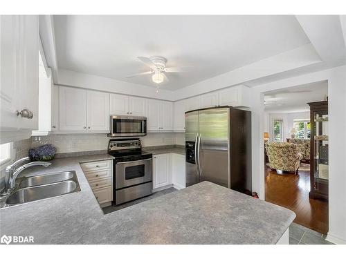 9 Brown Wood Drive, Barrie, ON - Indoor Photo Showing Kitchen With Double Sink