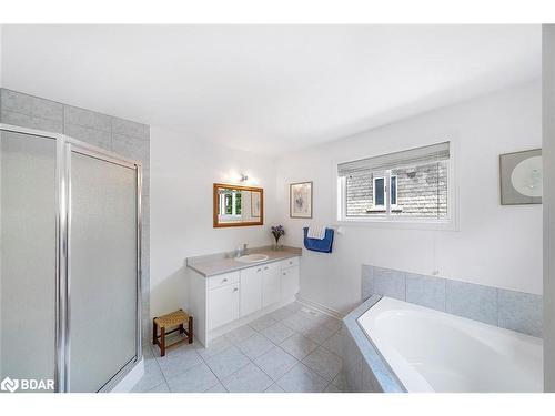 9 Brown Wood Drive, Barrie, ON - Indoor Photo Showing Bathroom