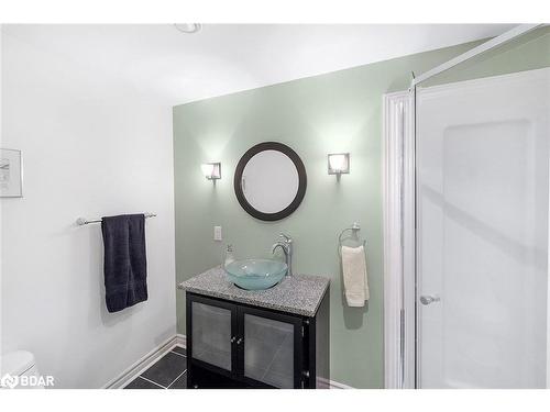 9 Brown Wood Drive, Barrie, ON - Indoor Photo Showing Bathroom