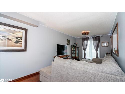 7 Hemlock Court, Barrie, ON - Indoor Photo Showing Bedroom