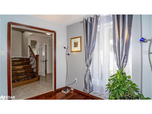 7 Hemlock Court, Barrie, ON - Indoor Photo Showing Other Room