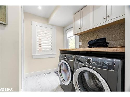 92 Nelson Street, Barrie, ON - Indoor Photo Showing Laundry Room