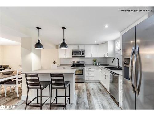 92 Nelson Street, Barrie, ON - Indoor Photo Showing Kitchen With Upgraded Kitchen