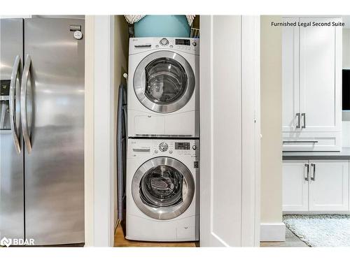 92 Nelson Street, Barrie, ON - Indoor Photo Showing Laundry Room