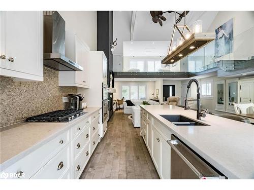 92 Nelson Street, Barrie, ON - Indoor Photo Showing Kitchen With Double Sink With Upgraded Kitchen