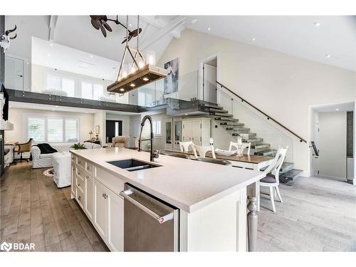 92 Nelson Street, Barrie, ON - Indoor Photo Showing Kitchen With Double Sink With Upgraded Kitchen