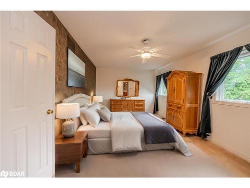 36 Falling Brook Drive, Barrie, ON - Indoor Photo Showing Bedroom