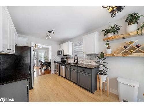 734 Candaras Street, Innisfil, ON - Indoor Photo Showing Kitchen