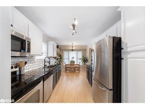 734 Candaras Street, Innisfil, ON - Indoor Photo Showing Kitchen With Stainless Steel Kitchen