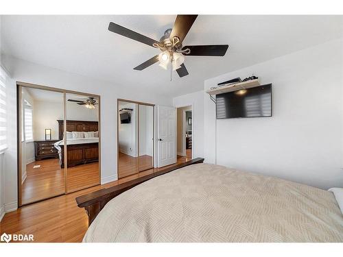 734 Candaras Street, Innisfil, ON - Indoor Photo Showing Bedroom