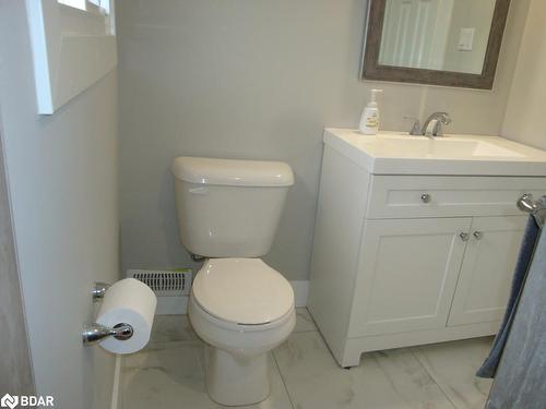 392 Niagara Street, Welland, ON - Indoor Photo Showing Bathroom