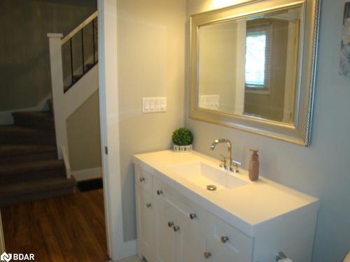 392 Niagara Street, Welland, ON - Indoor Photo Showing Bathroom