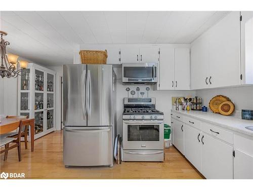 1125 Woodland Drive, Oro-Medonte, ON - Indoor Photo Showing Kitchen