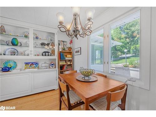 1125 Woodland Drive, Oro-Medonte, ON - Indoor Photo Showing Dining Room