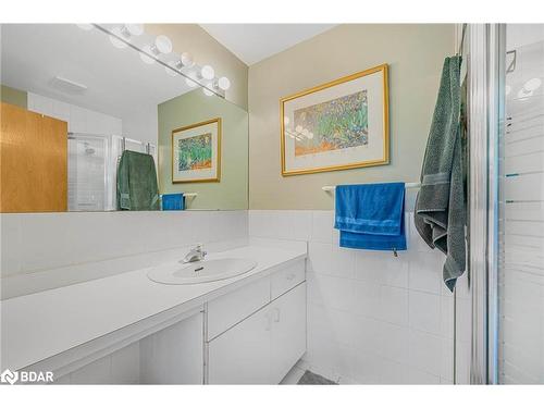 1125 Woodland Drive, Oro-Medonte, ON - Indoor Photo Showing Bathroom