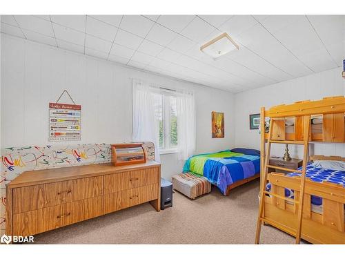 1125 Woodland Drive, Oro-Medonte, ON - Indoor Photo Showing Bedroom