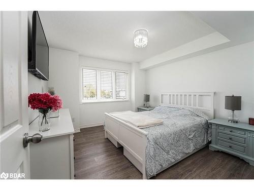 6-04-2420 Baronwood Drive Drive, Oakville, ON - Indoor Photo Showing Bedroom