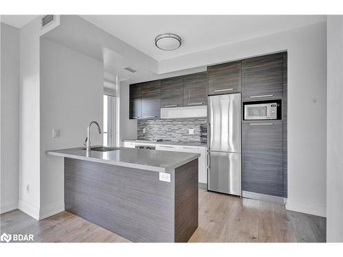 3205-36 Park Lawn Road Road, Toronto, ON - Indoor Photo Showing Kitchen With Stainless Steel Kitchen With Upgraded Kitchen