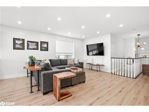 105 Wessenger Drive, Barrie, ON - Indoor Photo Showing Living Room