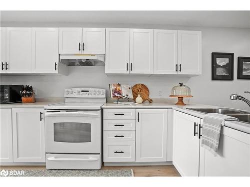 105 Wessenger Drive, Barrie, ON - Indoor Photo Showing Kitchen