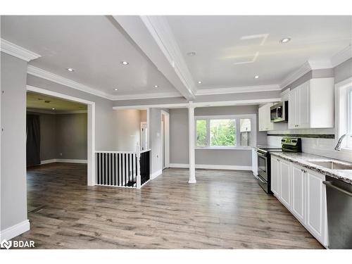 419 Forest Avenue S, Orillia, ON - Indoor Photo Showing Kitchen