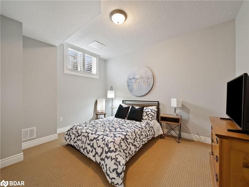 8-5 Invermara Court Court, Orillia, ON - Indoor Photo Showing Bedroom