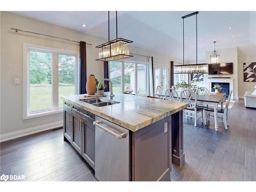 34 Georgian Grande Drive, Oro-Medonte, ON - Indoor Photo Showing Kitchen With Double Sink