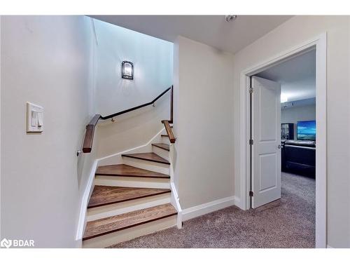 34 Georgian Grande Drive, Oro-Medonte, ON - Indoor Photo Showing Other Room