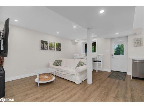 65 Shanty Bay Road, Barrie, ON - Indoor Photo Showing Living Room