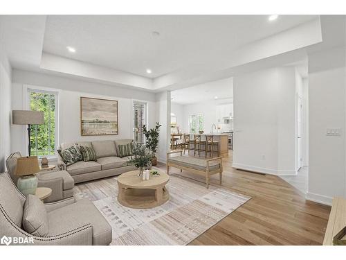 154 Plewes Drive, Collingwood, ON - Indoor Photo Showing Living Room