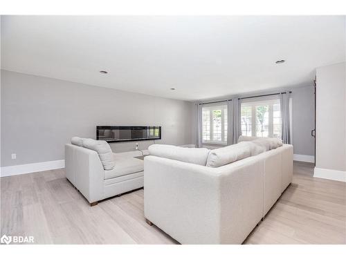 1 Pine Spring, Barrie, ON - Indoor Photo Showing Living Room