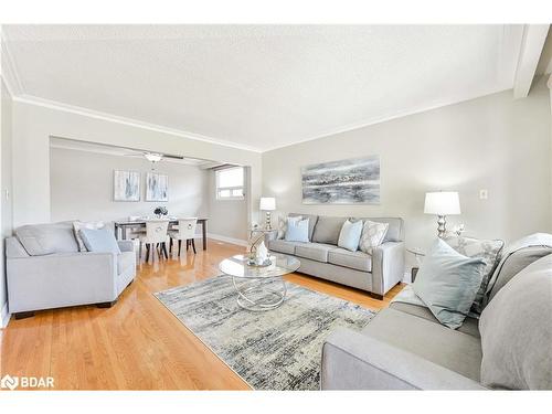 107 Linkdale Road, Brampton, ON - Indoor Photo Showing Living Room