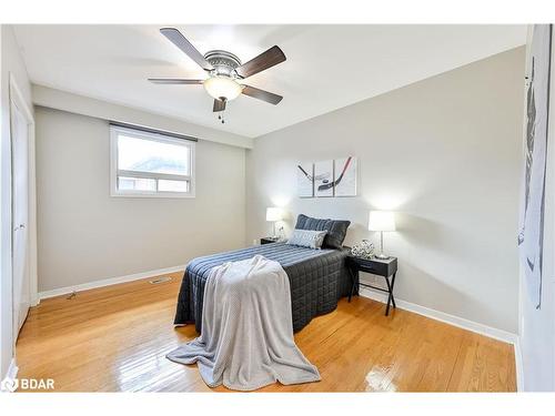 107 Linkdale Road, Brampton, ON - Indoor Photo Showing Bedroom