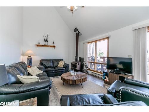 176 Farlain Lake Road E, Tiny, ON - Indoor Photo Showing Living Room