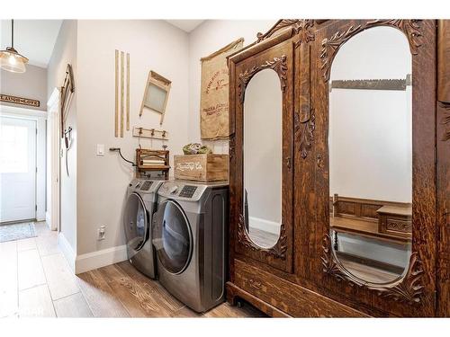 54 Nelson Street W, Alliston, ON - Indoor Photo Showing Laundry Room