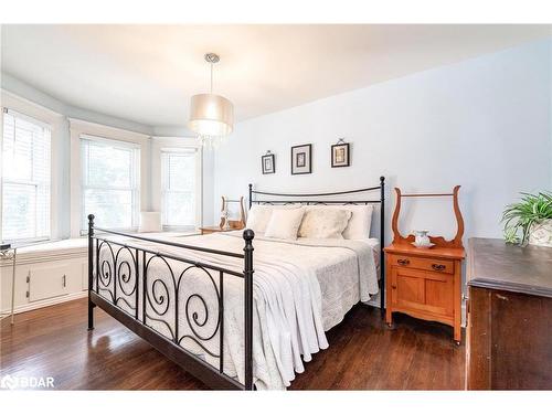 54 Nelson Street W, Alliston, ON - Indoor Photo Showing Bedroom