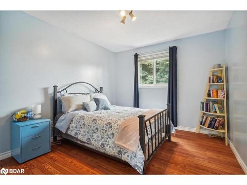 23 Metcalf Crescent, New Tecumseth, ON - Indoor Photo Showing Bedroom