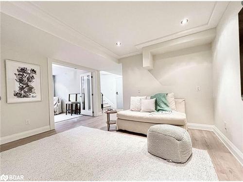 27 Berczy Street, Barrie, ON - Indoor Photo Showing Living Room