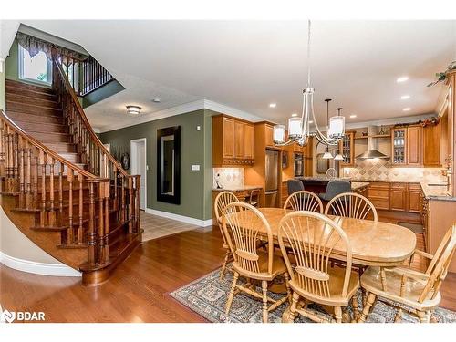 35 Reillys Run, Minesing, ON - Indoor Photo Showing Dining Room