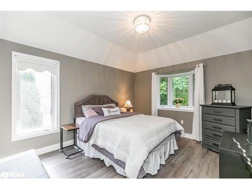 35 Reillys Run, Minesing, ON - Indoor Photo Showing Bedroom