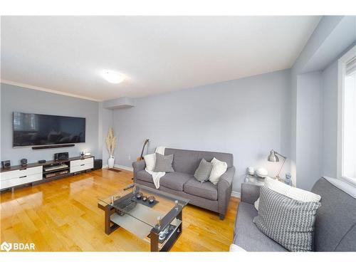 209 Harvie Road, Barrie, ON - Indoor Photo Showing Living Room