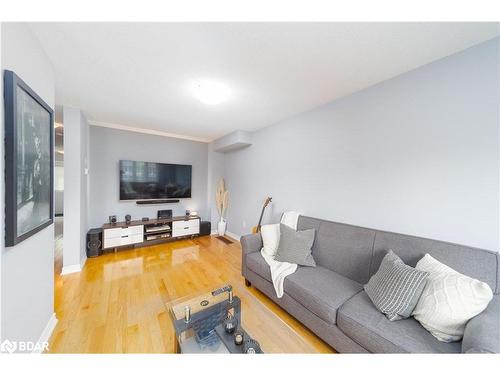 209 Harvie Road, Barrie, ON - Indoor Photo Showing Living Room