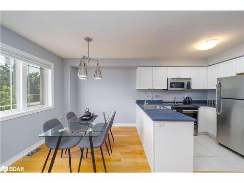 209 Harvie Road, Barrie, ON - Indoor Photo Showing Kitchen