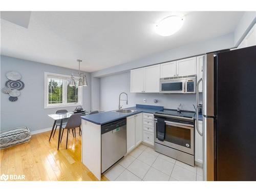 209 Harvie Road, Barrie, ON - Indoor Photo Showing Kitchen