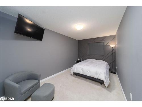 209 Harvie Road, Barrie, ON - Indoor Photo Showing Bedroom